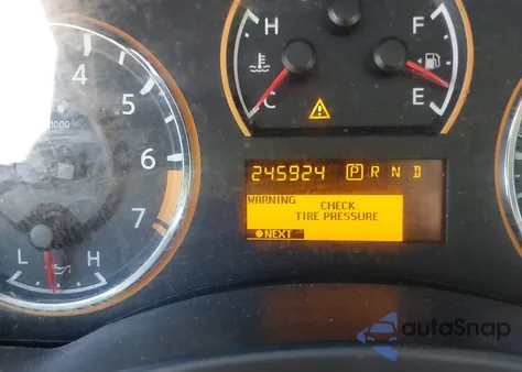 2011 Nissan Armada Platinum z USA, uszkodzony, nr VIN 5N1BA0NF2BN615265